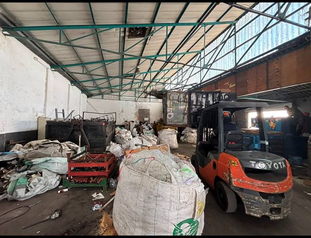 503M² WAREHOUSE TO LET IN STIKLAND INDUSTRIAL